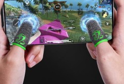 黑鲨4pro玩和平精英_黑鲨手机玩和平精英黑辅助